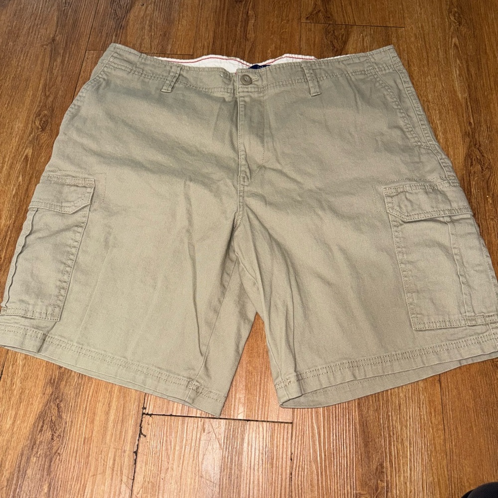 Men's Khaki Cargo Shorts